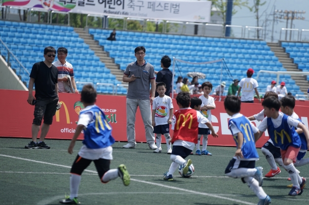 브라질 월드컵 기념 맥도날드 어린이 축구 페스티발